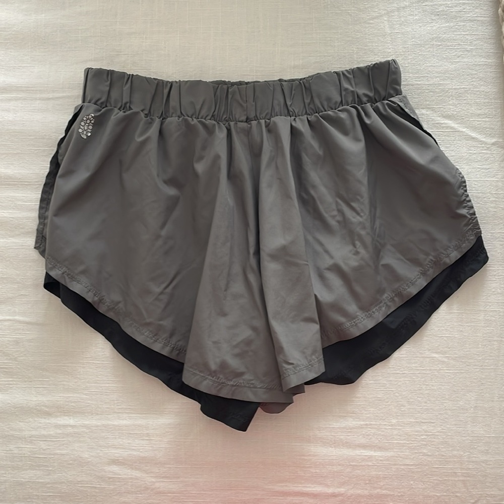 Free People Movement Run for It short, grey&black, size S - Picture 2 of 4